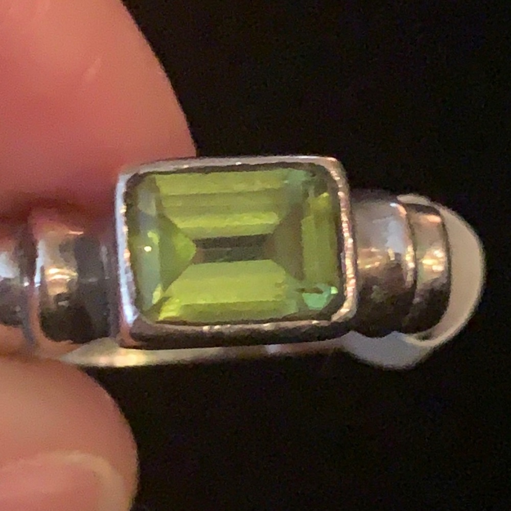 Silpada Peridot Ring Sz 6 .925 Sterling Silver genuine rectangular - Picture 2 of 5
